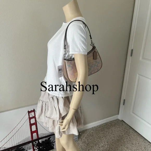 ✅Coach Teri Shoulder Bag In Rainbow Signature Canvas - Picture 8 of 13
